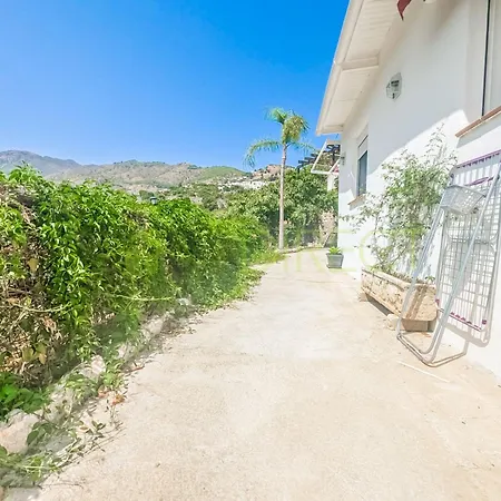 Charming In With Private Pool Holiday home *