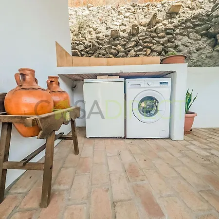 Charming In With Private Pool Holiday home *