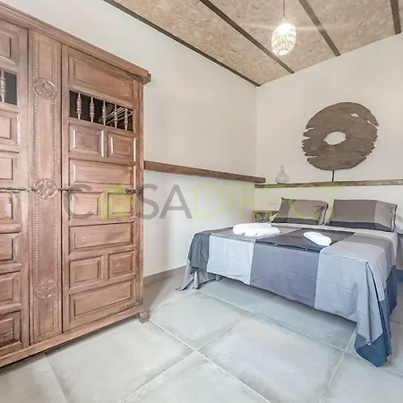Charming In With Private Pool Holiday home
